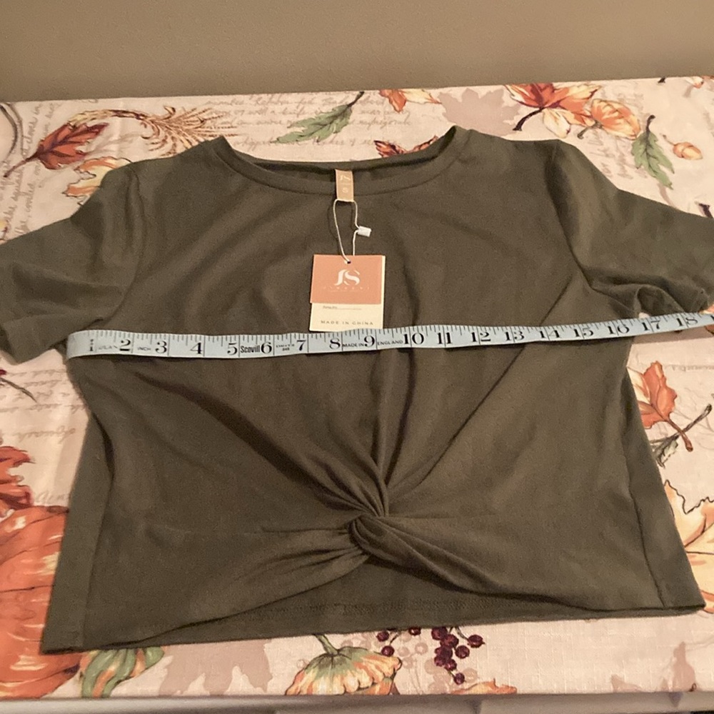 NWT Army Green Crop Top - Picture 8 of 9